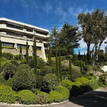 Stunning 3br Flat With Parking 500m From The