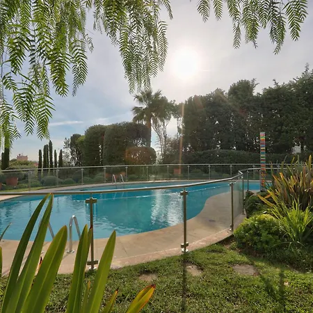 Apartment Stunning 3br Flat With Parking 500m From The