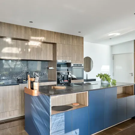 Stunning 3br Flat With Parking 500m From The * קאן