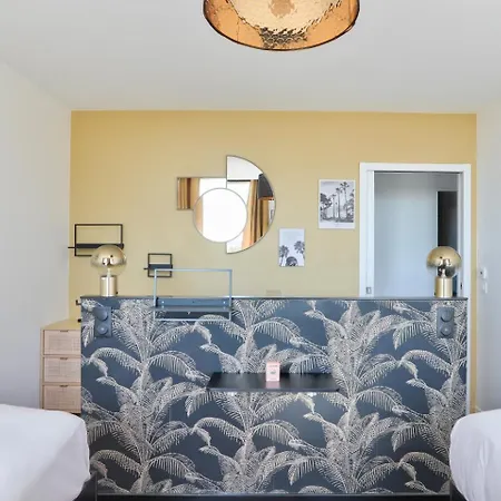 Stunning 3br Flat With Parking 500m From The アパート カンヌ