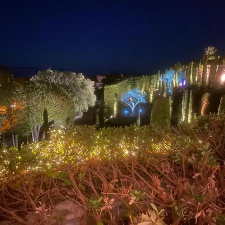 Stunning 3br Flat With Parking 500m From The アパート