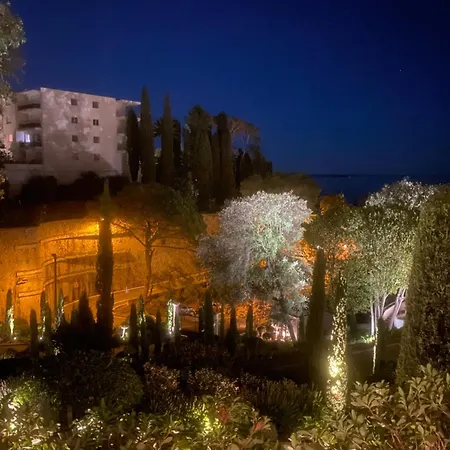 Apartment Stunning 3br Flat With Parking 500m From The