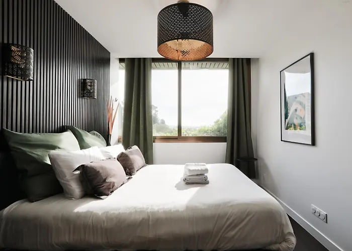 Stunning 3br Flat With Parking 500m From The