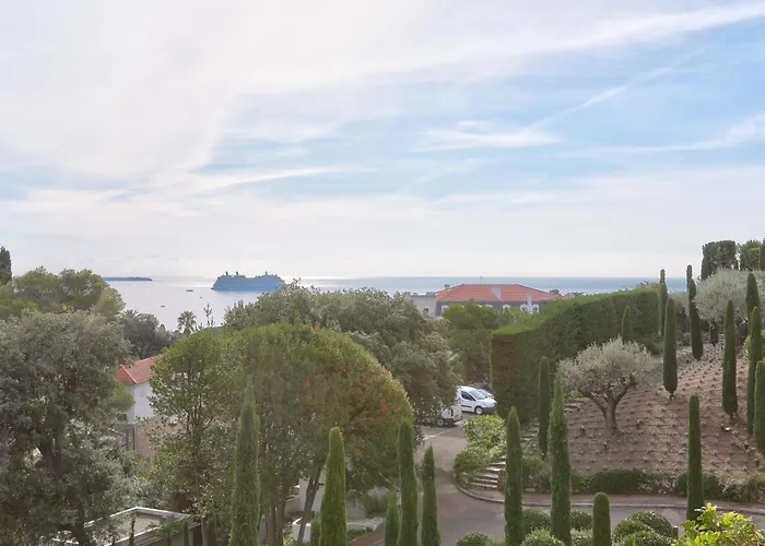 Apartmán Stunning 3br Flat With Parking 500m From The *