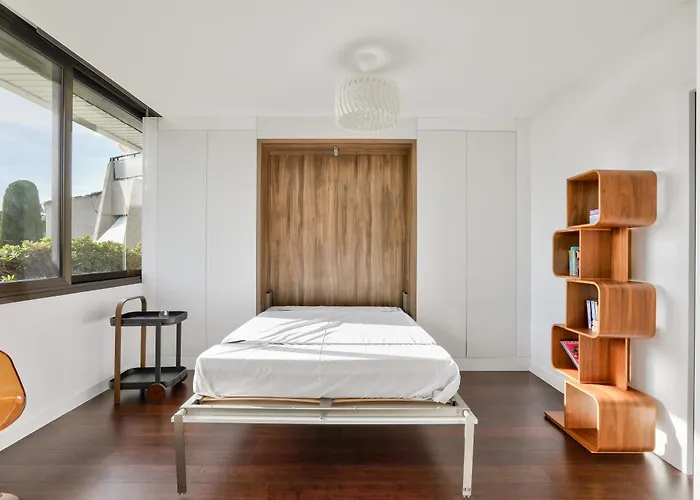 Stunning 3br Flat With Parking 500m From The Apartmán *